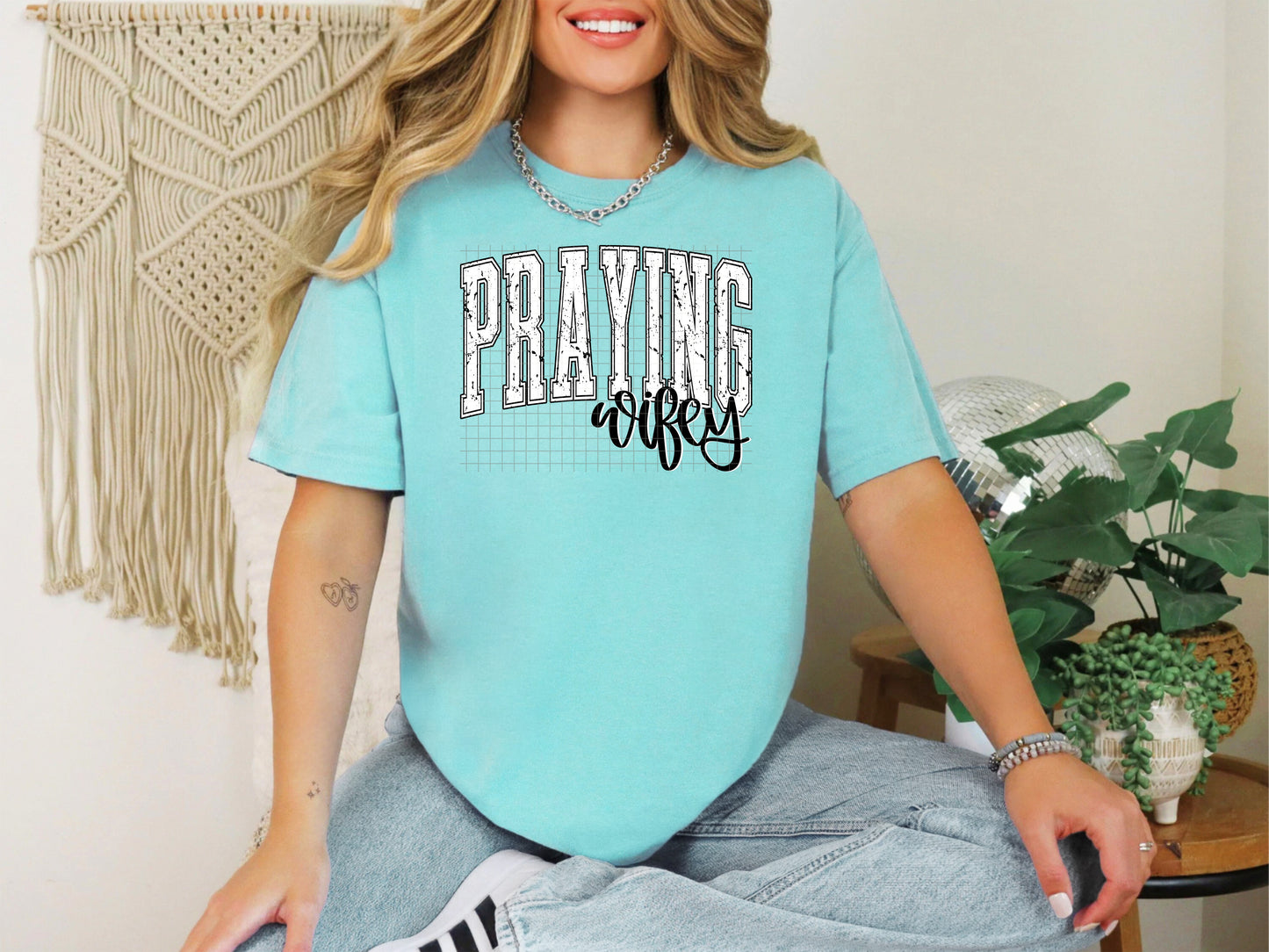 praying wifey black